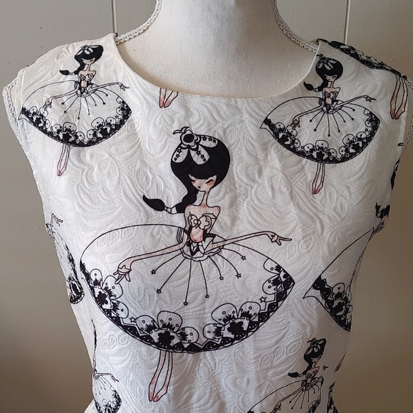 Source Unknown Dresses & Skirts - Ballerina Black and White Sleeveless Fit and Flare SZ Medium